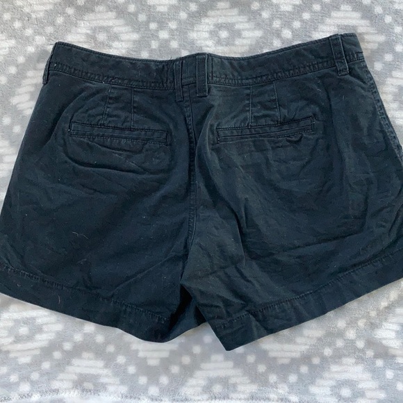 Old Navy Black Favorite Khakis Perfect 5’Shorts - Picture 2 of 3